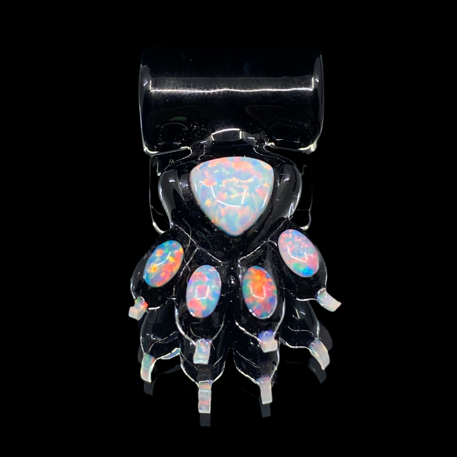 Swanny Opal Paw Pendy (Black)