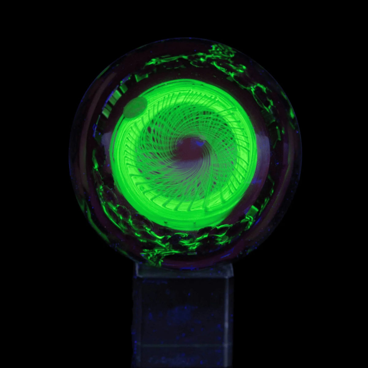 Electric Avenue / Yesulga Castle Wraparound with White Reticello Core Marble