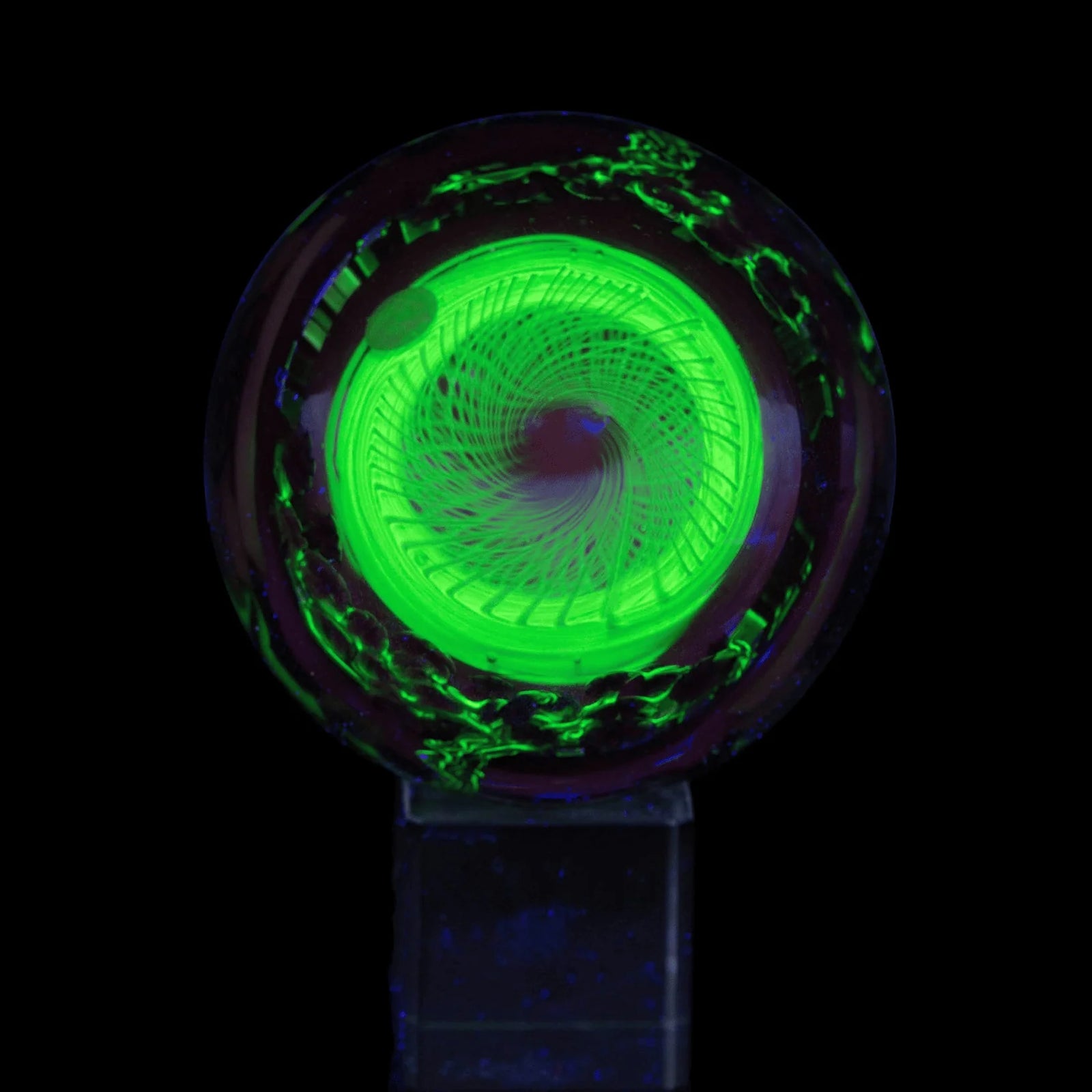 Electric Avenue / Yesulga Castle Wraparound with White Reticello Core Marble