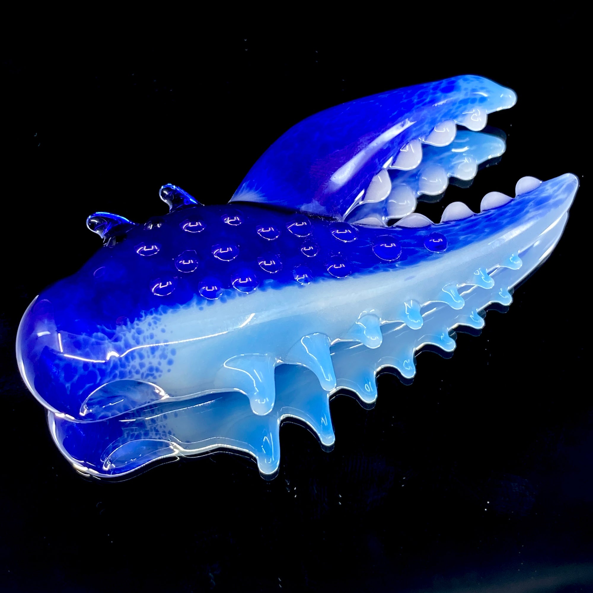 Lindemann Glass Claw Pendant (Blue)