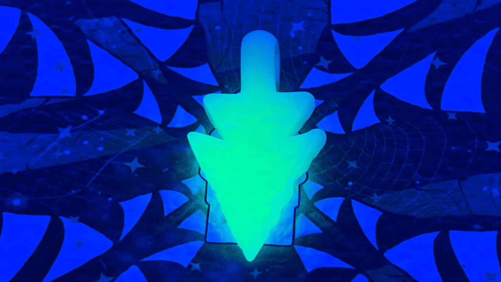Arrowhead Pendant (Ns Pastel Illuminati)