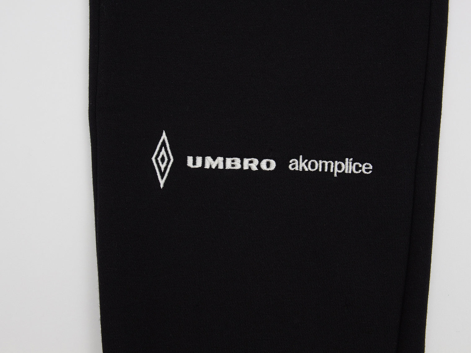 Akomplice x Umbro 195 Fleece Sweatpants (Black)